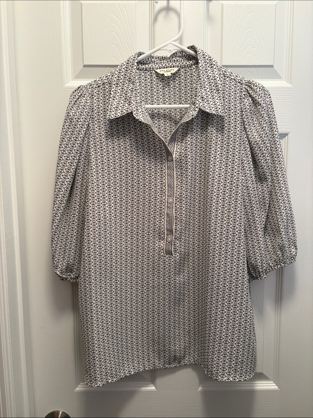 Max Studio London: Printed Button-Front Blouse in White and Black